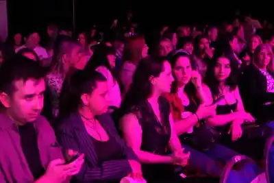 El desfile de Paraná que reunió a cientos y tuvo como protagonistas a sobrevivientes de cáncer de mama