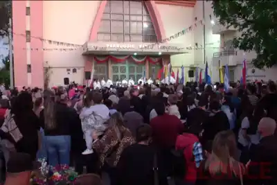 Paraná se movilizó por Santa Teresita: la imagen recorrió las calles y hubo un gesto que emocionó a todos