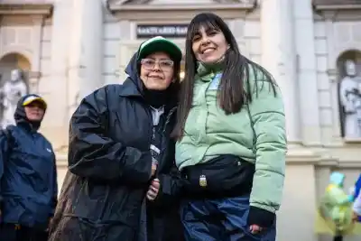 Le dijeron que su bebé no sobreviviría: 10 años después, él la acompaña en la peregrinación