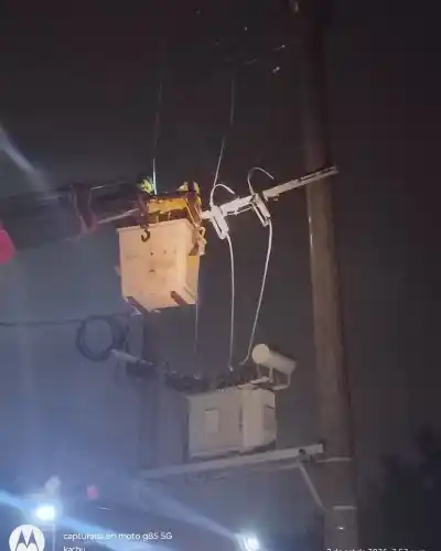 El granizo no fue el problema: dos techos quedaron agujereados y nadie pudo dormir en ese barrio