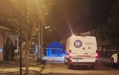 Salta: la pelea en barrio Miguel Ortiz terminó con un hombre tendido en la calle y una pregunta sin responder