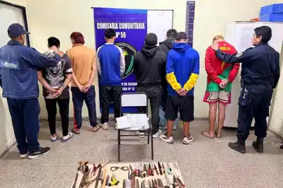 El barrio donde la policía encontró 20 armas tumberas y 69 dosis de cocaína
