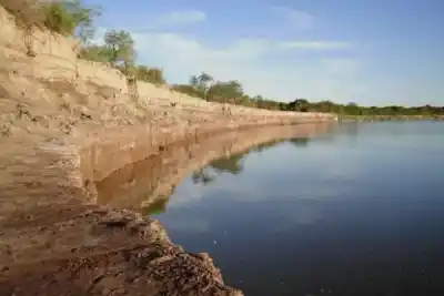 Perforarán a 300 metros en la montaña, a 9 km del dique que abastece a Frías