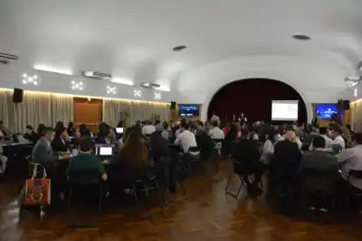La UNNE ya prueba una IA propia: qué hace y quiénes la usan primero