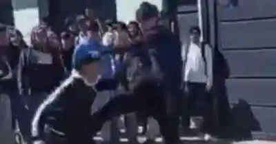 La violencia en la escuela 3 de Los Hornos escaló: hablan de armas y amenazas