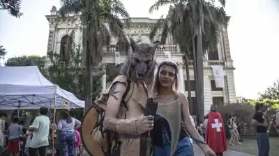 Rosario se disfraza de Edad Media: adentro del castillo hay un secreto de piezas diminutas