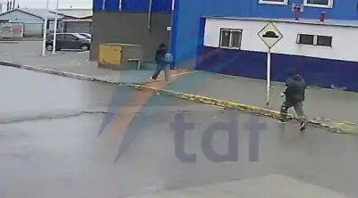 La acosó por la espalda a plena luz del día: el video que estremece a Chacra 4