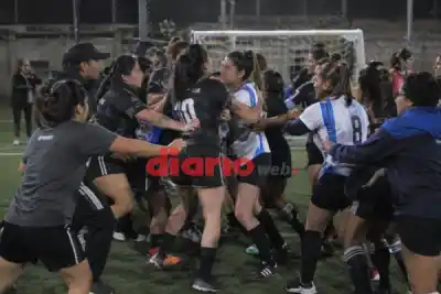 Futsal femenino en Las Termas: la gresca que terminó con dos armas blancas en el piso