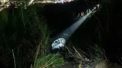 Cayó por la ladera en Covisal: el dato del conductor que quedó al borde de la tragedia