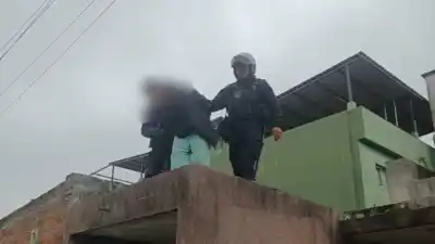 Se movía por los techos del barrio Almirante Brown: dónde lo encontraron escondido