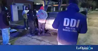 Entraron a robar a un comercio de Pico Truncado y se llevaron dólares: tres allanamientos y un auto con pedido de secuestro