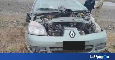 Iba solo por la Ruta 40, volcó cerca de Rospentek y terminó fuera del auto: quién lo auxilió primero