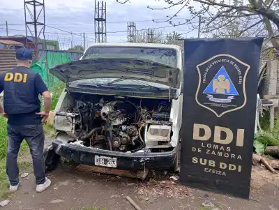 Ezeiza: ruidos de amoladoras y una pluma los delataron, pero adentro había mucho más que autos