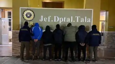 Tres allanamientos en Rosario del Tala: la Policía se llevó un arma y más de $1,5 millones