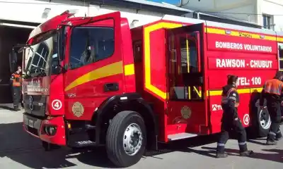 Encendió la parrilla y el calor traspasó la medianera: el ambiente de al lado terminó consumido por las llamas