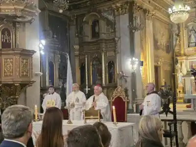 El templo que estuvo 8 años cerrado en el centro reabrió con un color que nadie recordaba