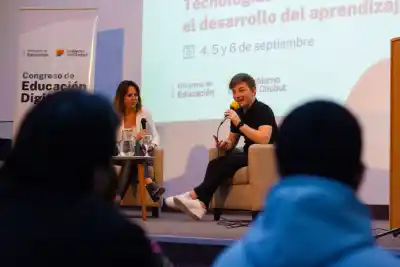 Comodoro se prepara para un congreso que pone a la IA en el centro del aula