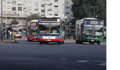 El combustible que está vaciando los colectivos: una brecha de precios que nadie vio venir