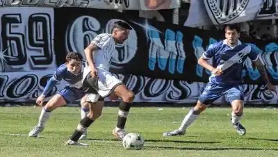 Cipolletti ya sabe con quién se juega el ascenso: la serie arranca en La Visera
