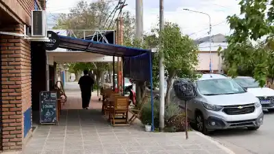 Un dedo humano atado con alambre apareció frente a un bar de Neuquén: nadie sabe de quién es