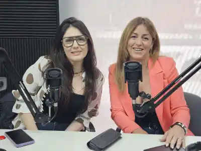 «Es como cargar un nene de 5 años en la cervical»: el dato que preocupa a los que pasan horas con el celular
