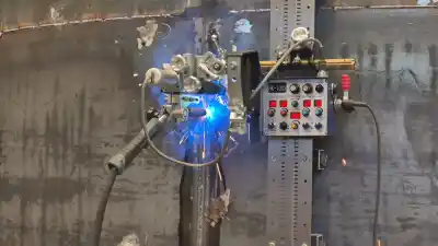 20.000 vatios en Posadas: la máquina que ahora corta placas de 24 metros