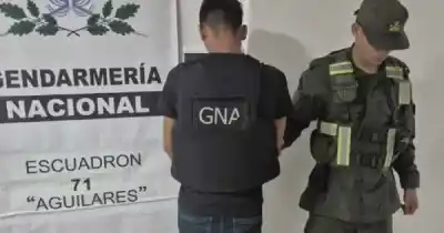 Rescatan a una adolescente en un micro de larga distancia: lo que encontraron en su equipaje alertó a las autoridades