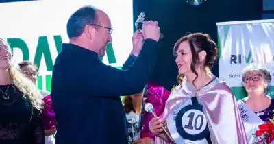 Rivadavia tiene nueva Reina del Adulto Mayor: la noche que emocionó al Salón La Cabaña