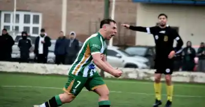 Boxing no se guardó nada: goleó 3-0 y se quedó con la cima de su zona