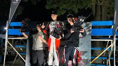 Seis finales nocturnas en el kartódromo y un podio que dejó a todos hablando