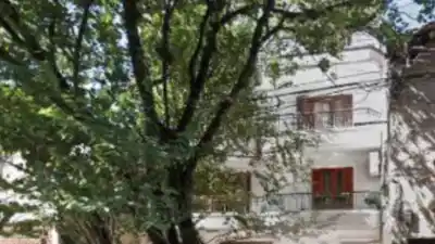 Llamó al 911 porque su amigo no reaccionaba, pero terminó detenido: qué encontró la policía en el departamento de General Paz