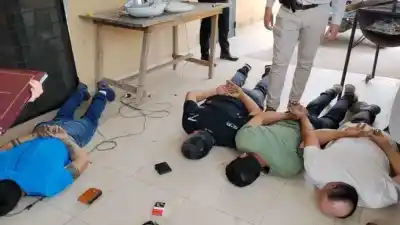 Condenan a jefes policiales por utilizar presos en una vivienda particular