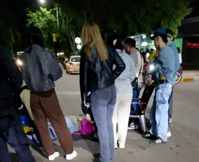 Famaillá: dos motos chocaron de noche y una joven embarazada terminó en el hospital