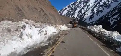 Rutas abiertas en San Juan, pero el hielo obliga a extremar cuidados en la cordillera