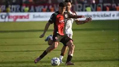Newell's mira de reojo La Plata: el partido que puede dejar a la Lepra con un pie en la clasificación