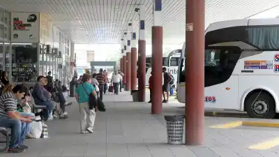 Los colectivos de Córdoba arrancan el lunes con una medida que complica a los primeros pasajeros