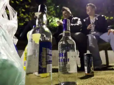 Salta: el alcohol en la calle desata peleas todos los fines de semana y la Policía revela qué pasa en el interior