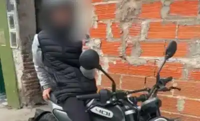 Robaba motos en Recoleta y las presumía en TikTok: lo esperaron escondidos en Lanús