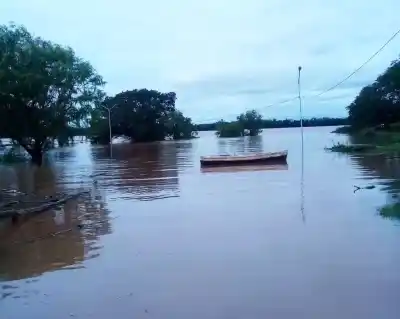 El río Uruguay bajó del pico, pero sigue arriba de los 11 metros y hay zonas que todavía crecen