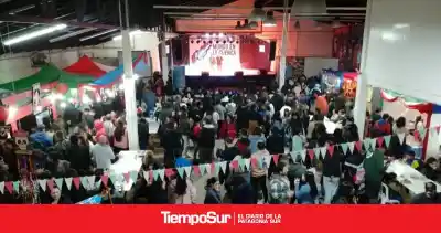 Río Turbio abre las puertas a 11 países: dos días de fiesta, comidas típicas y una bandera que vuelve a entrar