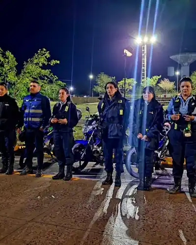 Control en Resistencia: iba en moto, intentó escapar y terminó contra una patrullera