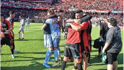 Colón se blinda atrás: el número que ilusiona a los hinchas para el Reducido