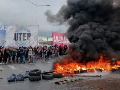 Cortes y enfrentamientos en accesos clave: la tensión que paralizó la región