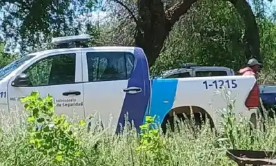 Encontraron un cuerpo en un canal de Quines: la autopsia reveló algo en la nuca