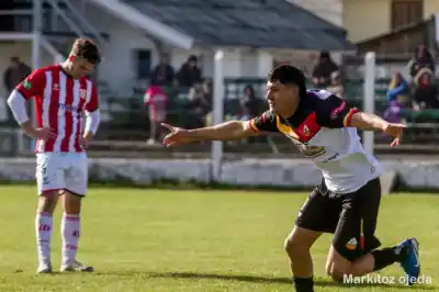 El clásico barilochense tuvo un dueño: dos goles que sellaron el 2 a 0 y dejaron a Cruz del Sur con la sonrisa