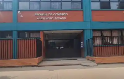 Entraron a la escuela de Comercio de Tartagal y se llevaron hasta los ventiladores de techo