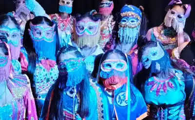 El Carnaval de la Quebrada se subió al escenario de Cazzu en su primer estadio