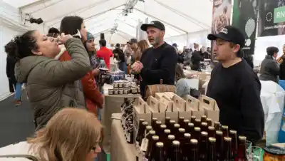 Bariloche a la Carta: la feria que se agrandó 5 veces y una novedad para pedir sin hacer la fila