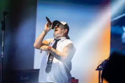 El Mono Fabio hizo un anuncio inesperado en pleno show de Kapanga en Corrientes