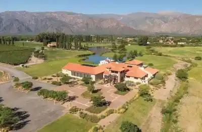 Cafayate: dos extranjeros no pagaron las expensas del country y ahora rematan sus lotes